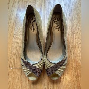 Seychelles Yellow Mustard Kitten Heels Pumps Shoes Boho Copper Leather Suede